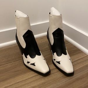 Cowboy cowgirl booties black and white size 8 brand new